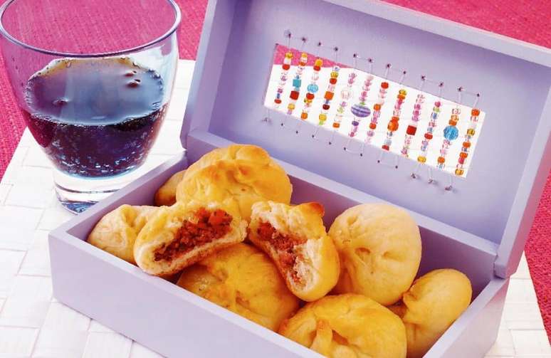 Esfirra de mandioca com mortadela | Foto: Guia da Cozinha