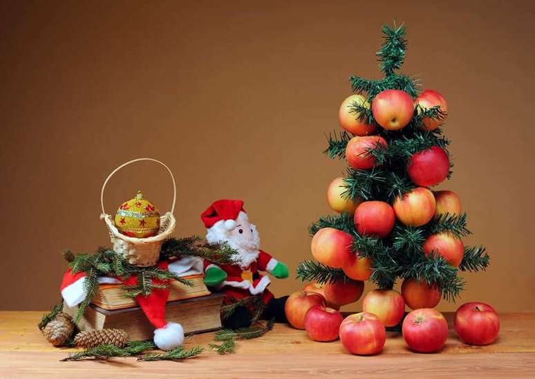 49. Árvore de natal de frutas. Fonte: Recetin