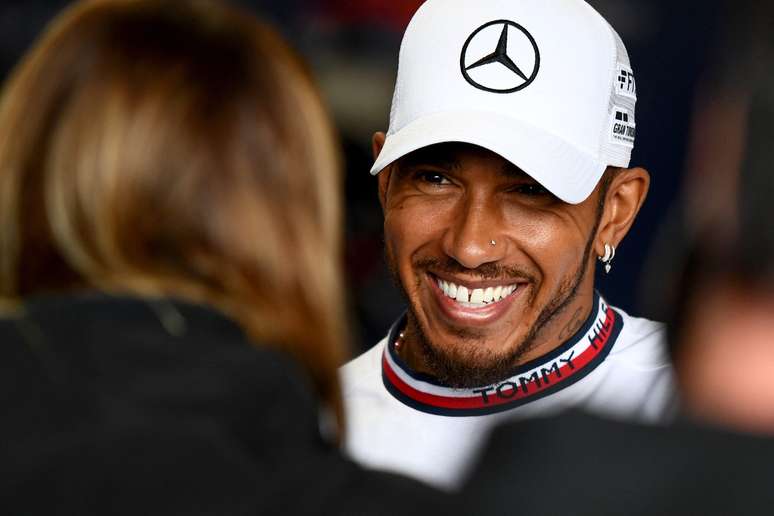 Lewis Hamilton animado com a honraria 