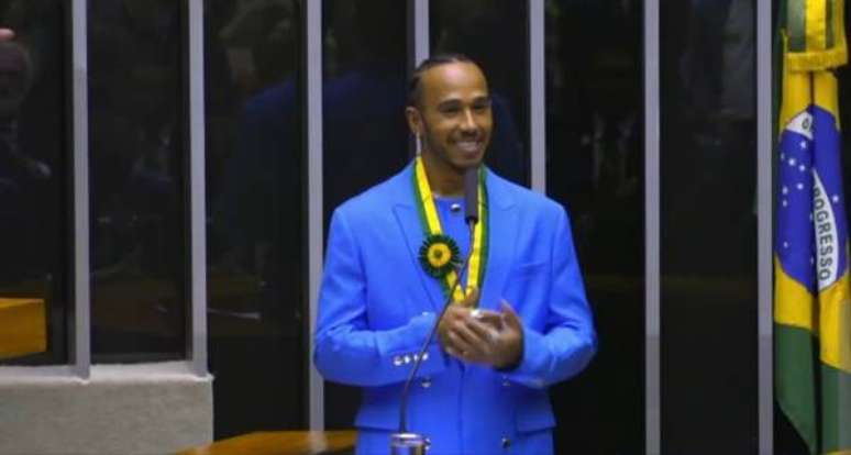 Lewis Hamilton foi homenageado pela Câmara dos Deputados