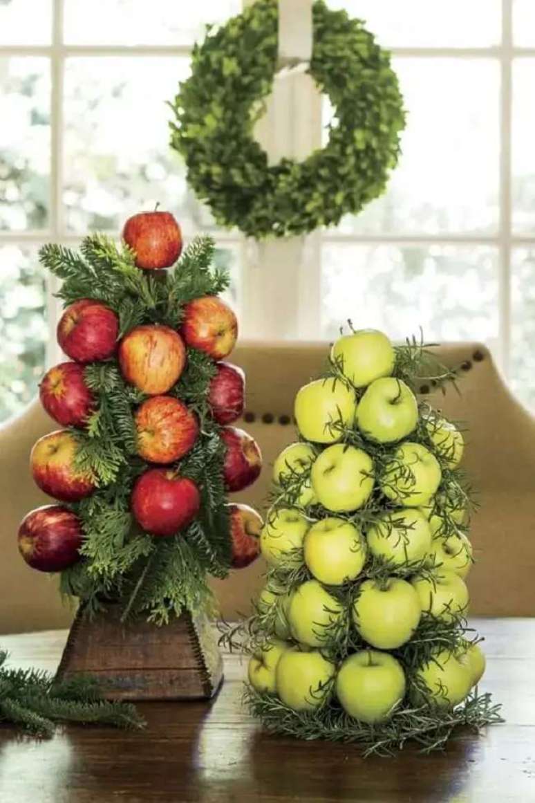 32. Como fazer árvore de natal de frutas com maças. Fonte – Southern Living