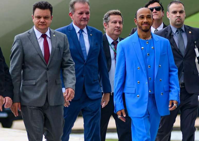 Lewis Hamilton recebe o título de Cidadão Honorário do Brasil 