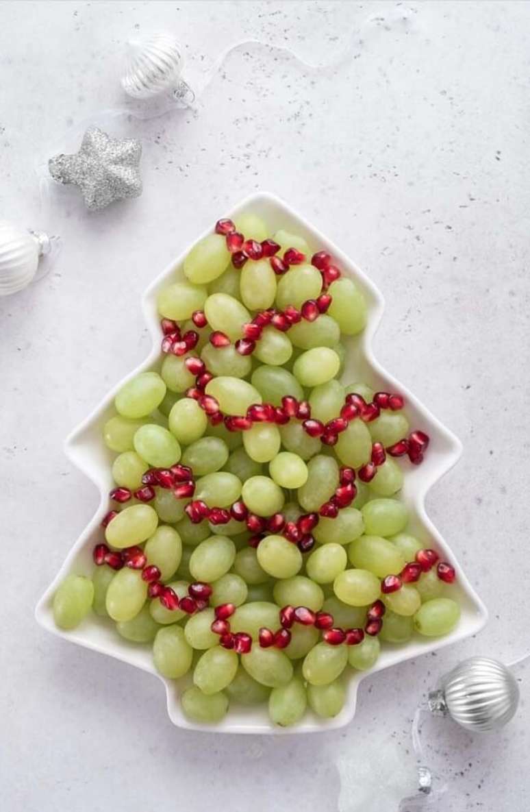 9. Travessa especial em formato de &aacute;rvore de natal. Fonte &ndash; Decor F&aacute;cil