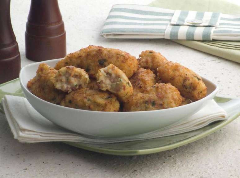 Bolinho de arroz com mortadela | Foto: Guia da Cozinha