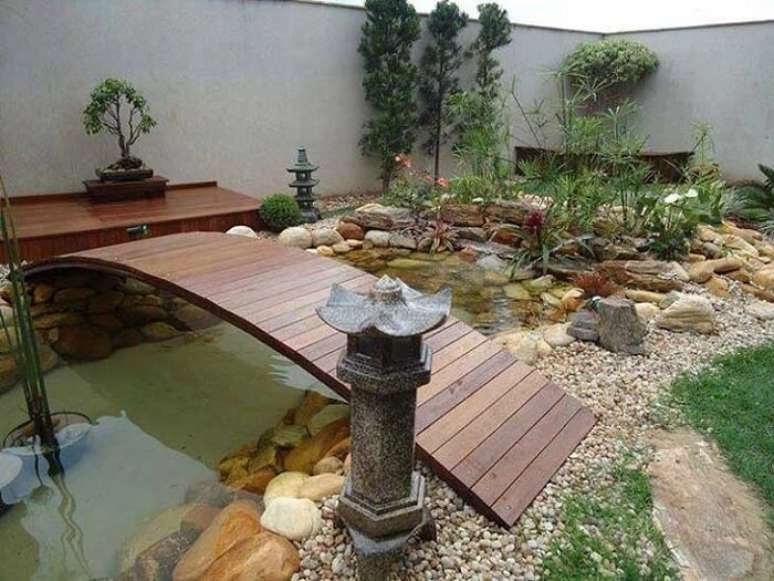 50. Jardim oriental com lago ornamental. Fonte &ndash; Doitri