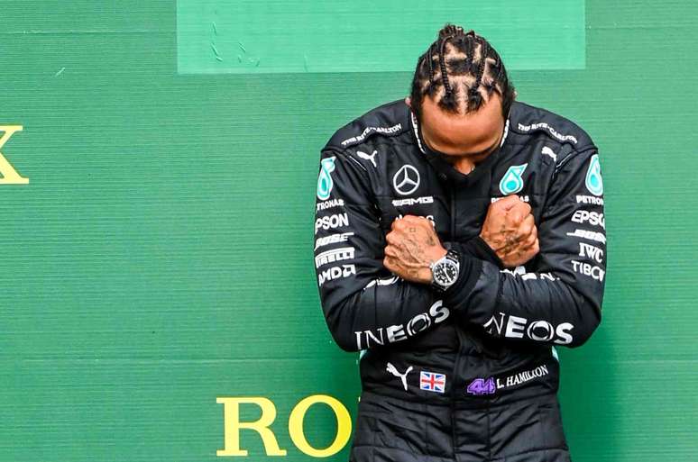 Lewis Hamilton e a homenagem ao Pantera Negra 