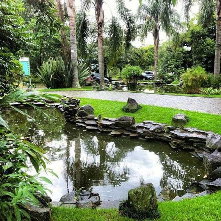 52. Crie um cantinho relaxante com o lago ornamental. Fonte &ndash; Biopet Lagos Ornamentais