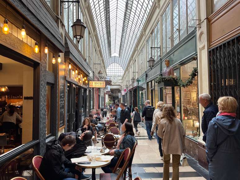 A regi&atilde;o dos Grands Boulevards pode ser percorrida dentro de passages como a Verdeau.