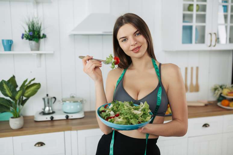 Cuidado com as dietas que prometem emagrecimento r&aacute;pido 