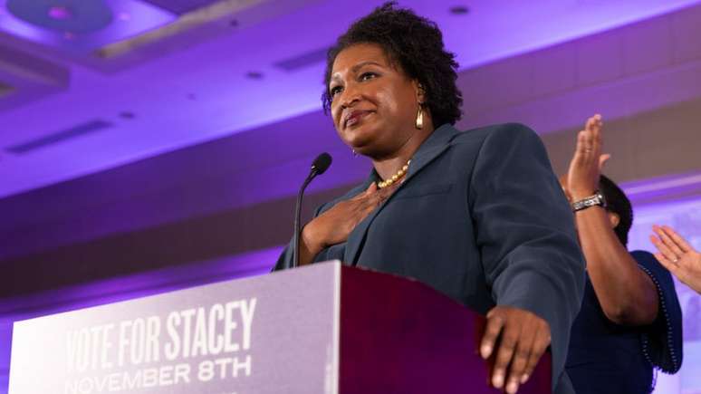 A democrata Stacey Abrams já admitiu a derrota na Geórgia