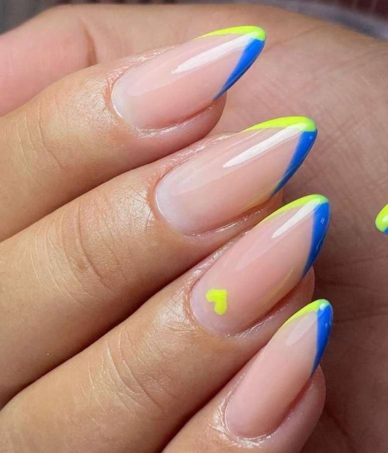 7 nail arts com esmalte rosa para você se inspirar essa semana