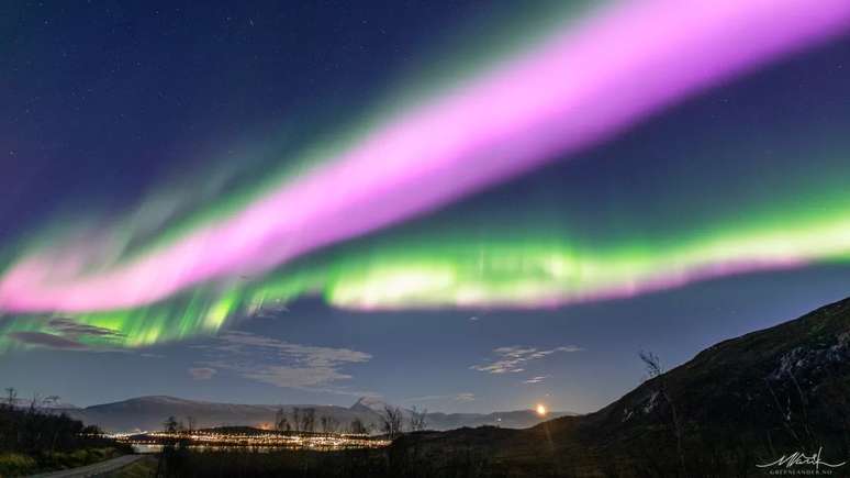 As luzes foram vistas por um grupo de turistas liderado por Markus Varik, guia turístico da empresa de turismo Greenlander