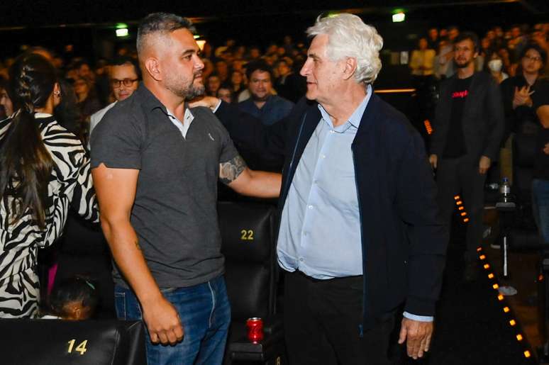 Valmir Salaro e Ricardo Shimada, filho do casal, Icushiro Shimada e Maria Aparecida Shimada, propriet&aacute;rios da Escola Base j&aacute; falecidos