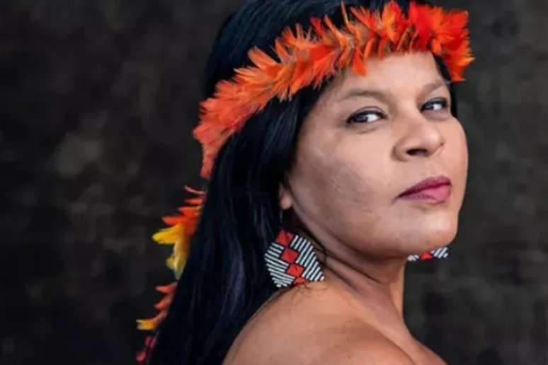 Sonia Guajajara é a primeira deputada federal indígena eleita por São Paulo