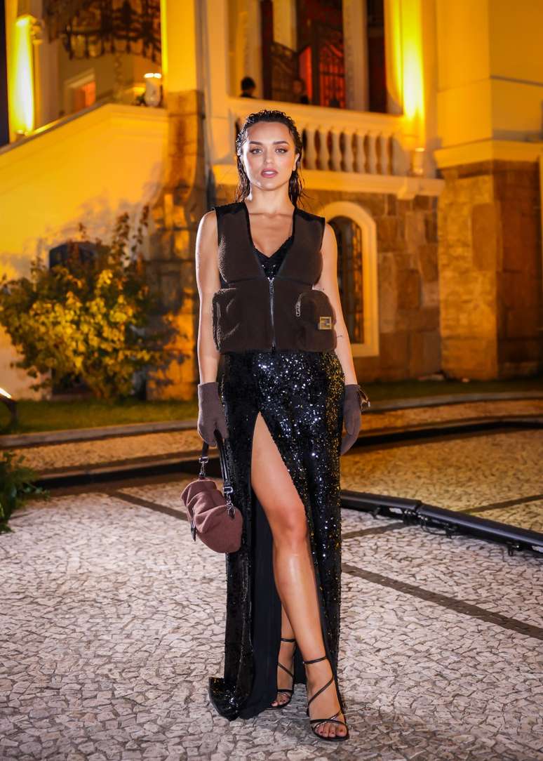 Fl&aacute;via Alessandra 