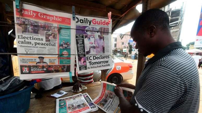 Banca de jornal em Accra