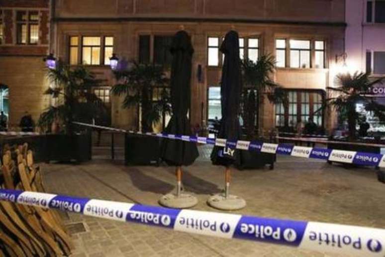 Homem grita 'Allah Akbar' e mata policial a facadas em Bruxelas