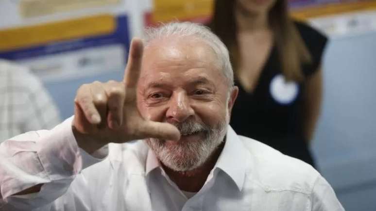 Inúmeras pessoas viram seus nomes relacionados a Lula, ainda que alguns sequer tenham declarado voto no petista