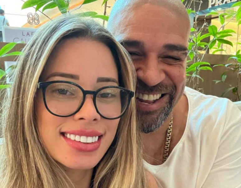 Adriano Imperador e a esposa Micaela Mesquita