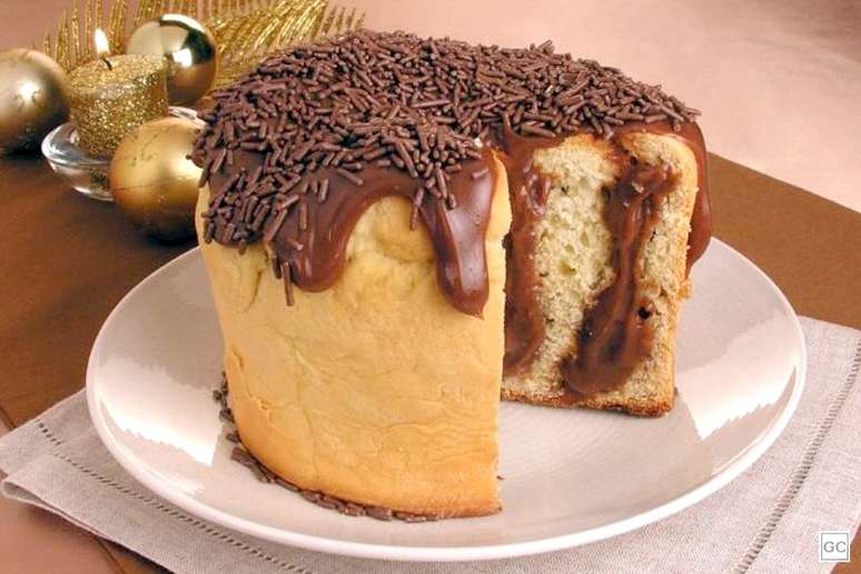 Panetone de brigadeiro &ndash; Foto: Guia da Cozinha