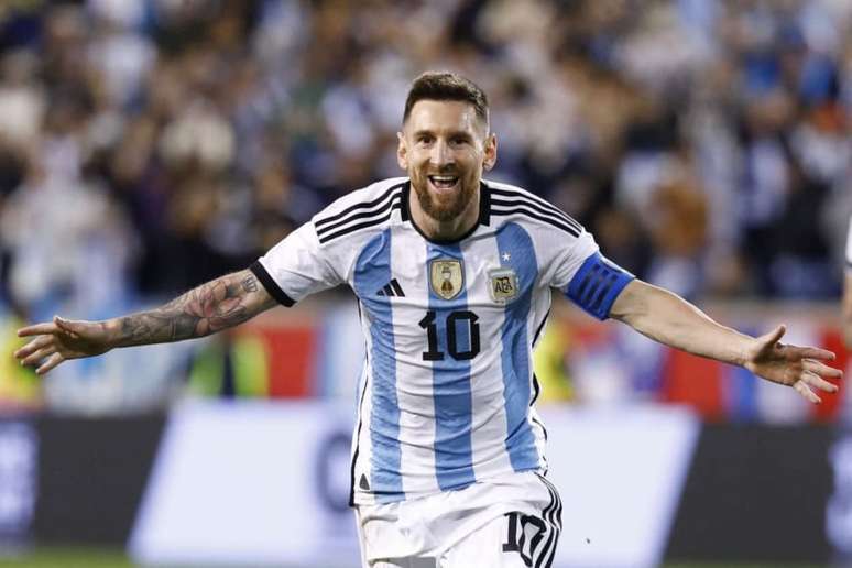 Lionel Messi irá buscar seu primeiro título de Copa do Mundo no Qatar (ANDRES KUDACKI / AFP)