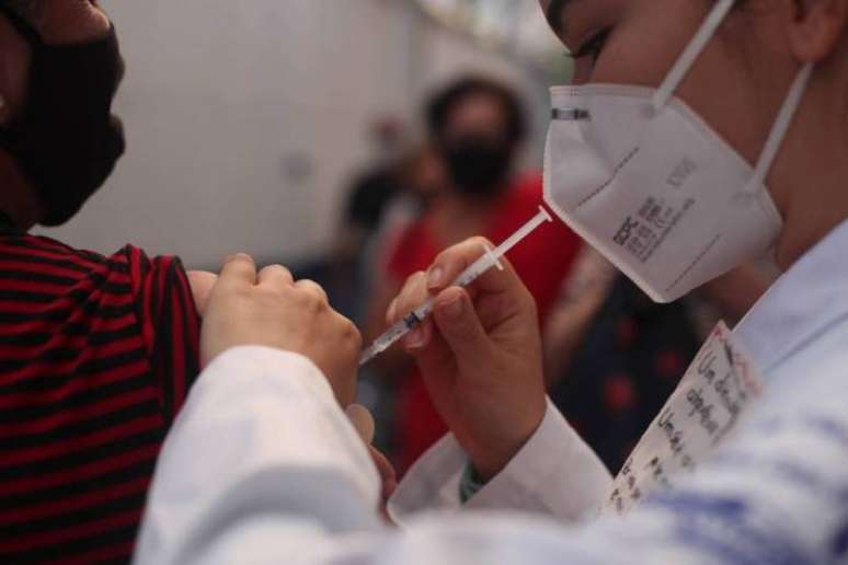 Esquema vacinal completo, com doses de refor&ccedil;o, &eacute; obrigat&oacute;rio para alunos e estudantes da Unicamp.