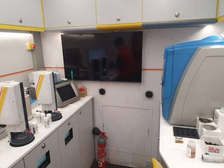 Shell tem um pequeno laborat&oacute;rio nos boxes da Ferrari em Interlagos.