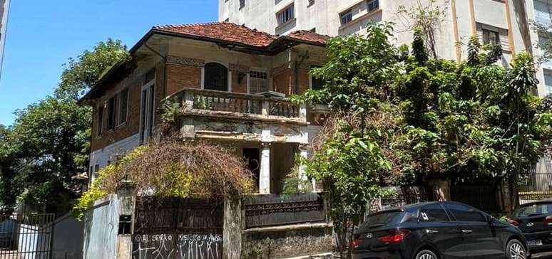 A casa da rua Piau&iacute; n&atilde;o tem destino certo: ser&aacute; reformada, vendida ou demolida?