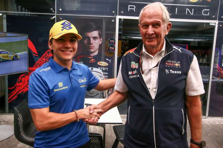 Enzo Fittipaldi assinou com a Academia de Pilotos da Red Bull neste sábado 