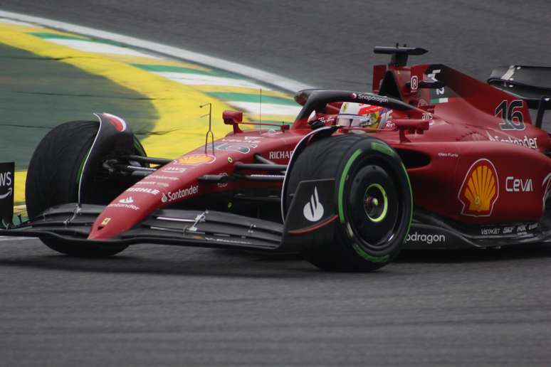 Charles Leclerc não gostou da estratégia da Ferrari 