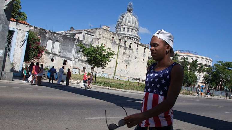 Muitos jovens cubanos veem os Estados Unidos como o destino onde podem realizar seus sonhos profissionais e familiares