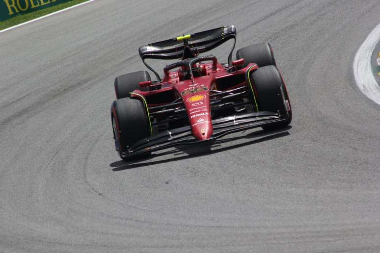 Sainz mostrou-se competitivo na sprint em Interlagos, mas perde cinco posições no grid e larga em 7º 