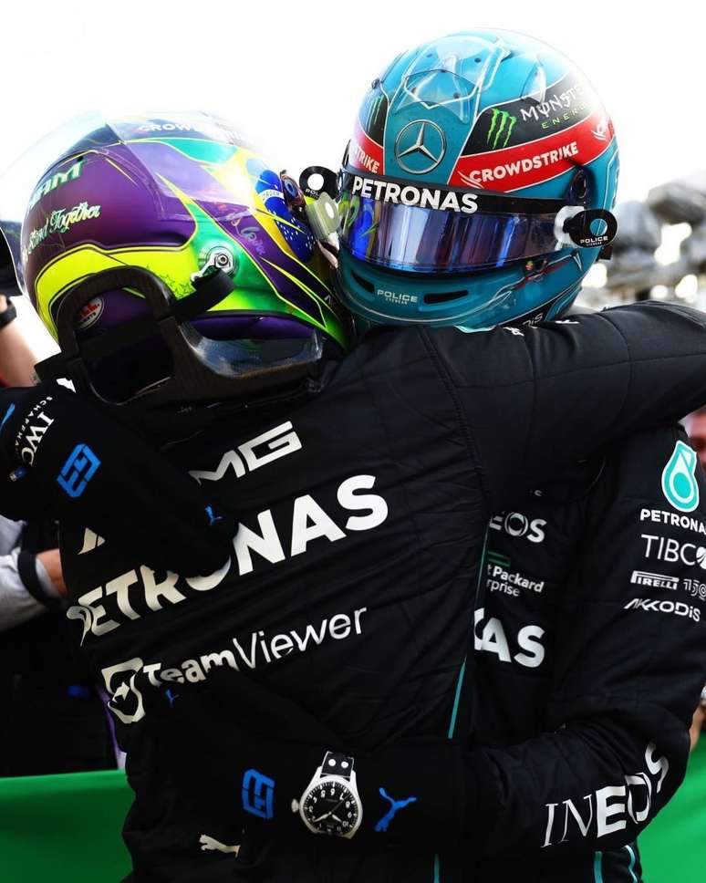 Russell e Hamilton comemoram ap&oacute;s sprint em Interlagos