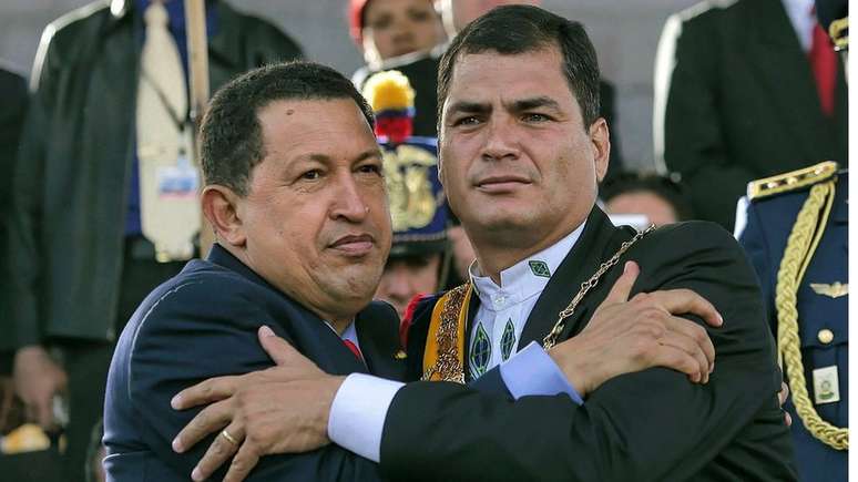 O ex-presidente do Equador, Rafael Correa (D), foi um dos exponentes da onda esquerdista no in&iacute;cio do s&eacute;culo 21 na Am&eacute;rica Latina, junto com Hugo Ch&aacute;vez da Venezuela