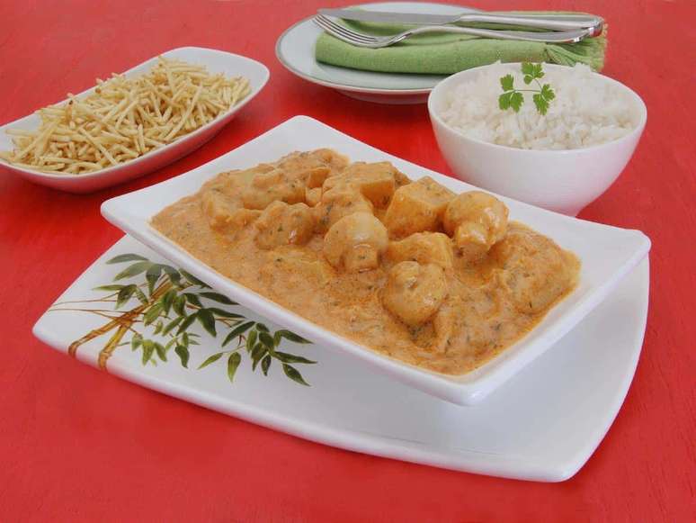 Estrogonofe de batata &ndash; Foto: Guia da Cozinha