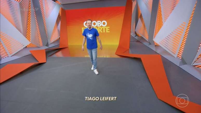 Tiago Leifert iniciou sozinho a apresentação do "Globo Esporte", nesta segunda-feira(Reprodução/TV Globo)