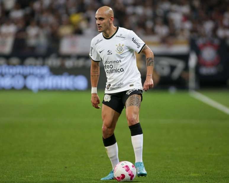 Fábio Santos em ação contra o Flu (Foto: Rodrigo Coca / Agência Corinthians)