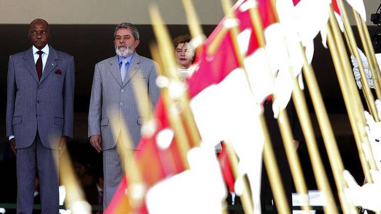 Em 2005, durante uma visita &agrave; ilha de Gor&eacute;e, o ent&atilde;o presidente Lula pediu perd&atilde;o ao povo africano pela escravid&atilde;o