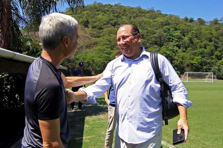 John Textor, dono da SAF do Botafogo, avança na conclusão da