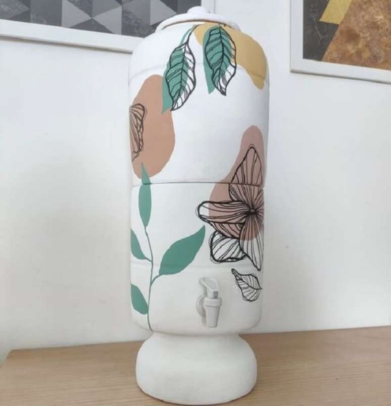 11. Modelo de filtro de barro decorado para uma decora&ccedil;&atilde;o clean. Fonte &ndash; Miriam Sanches