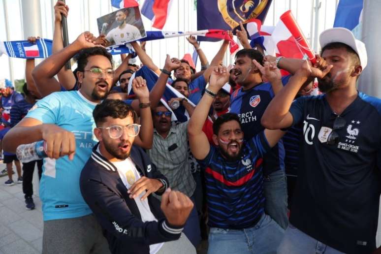 Torcedores apoiando a França em Doha, Qatar