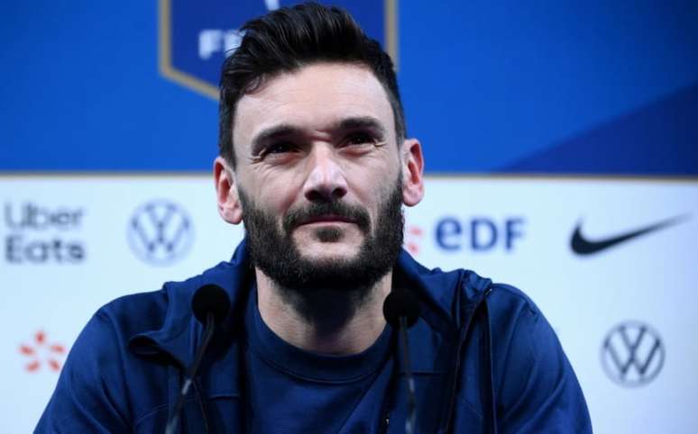 O goleiro Hugo Lloris será o capitão da França pela terceira Copa do Mundo consecutiva (Foto: Franck Fife / AFP)