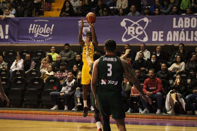 Copa do Mundo de Basquete 2023: Brasil vence Estados Unidos e confirma vaga