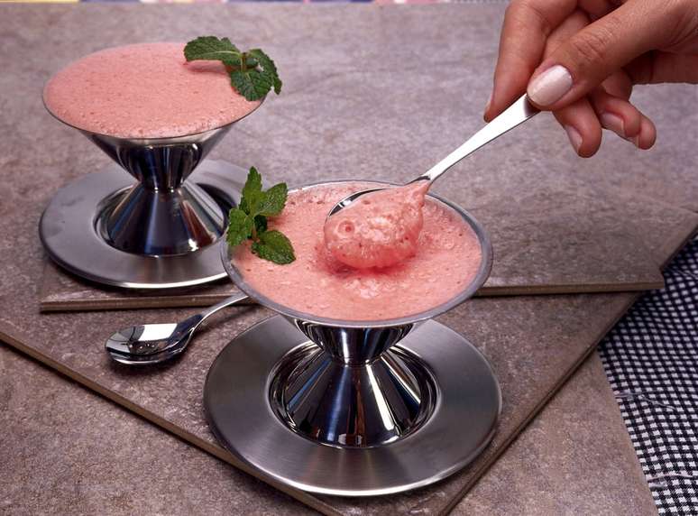 Mousse de Mam&atilde;o &ndash; Foto: Guia da Cozinha