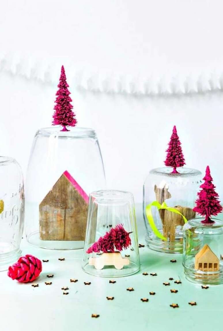 45. Reaproveite vasos de vidro e crie arranjos de natal. Fonte &ndash; Ideias Decor