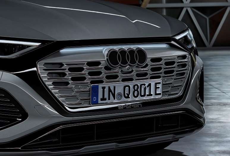 Audi moderniza seu logotipo.