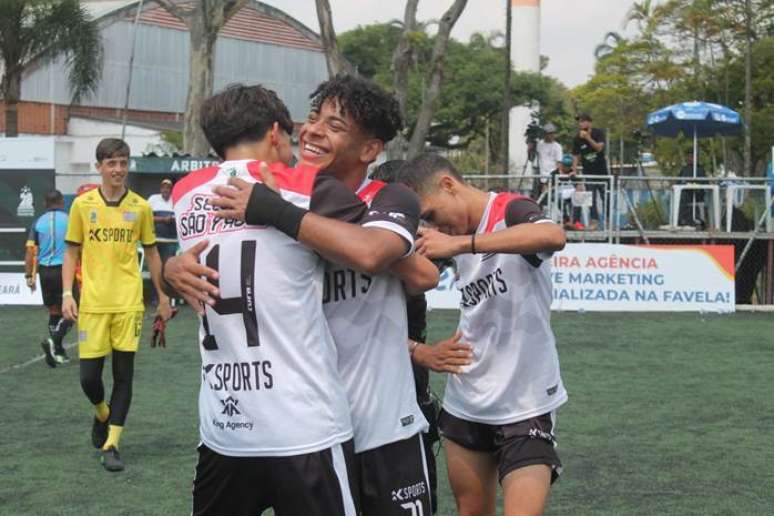 Seleção Paulista (foto) vai fazer a final masculina contra Goiás