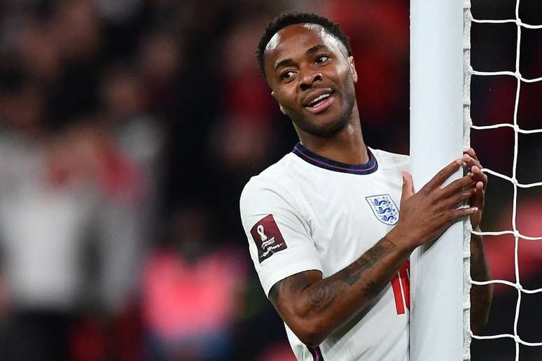 Sterling tem casa invadida, volta para a Inglaterra e sequência na Copa do Mundo não é garantida
