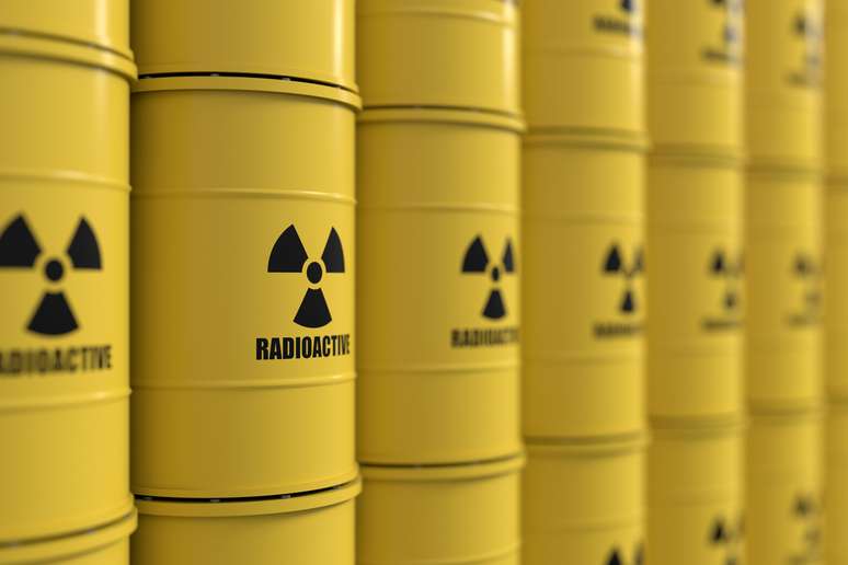 Na desintegra&ccedil;&atilde;o radioativa, os n&uacute;cleos liberam radia&ccedil;&atilde;o em forma de part&iacute;culas 