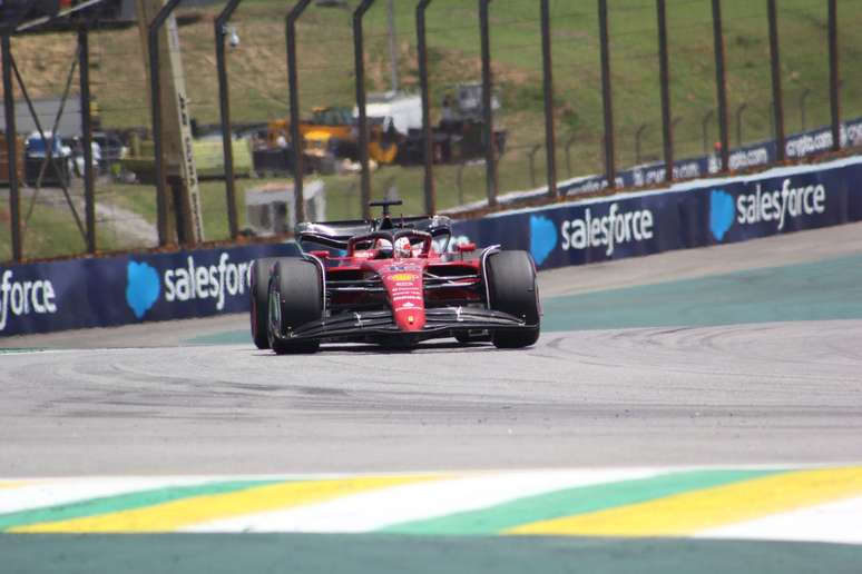 Charles Leclerc foi v&iacute;tima de um novo erro da Ferrari em Interlagos 